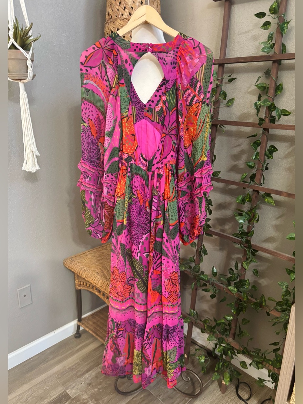 ▪️Farm Rio Long-Sleeve V-Neck Dress Pink Cool Leopards Maxi - Picture 11 of 16